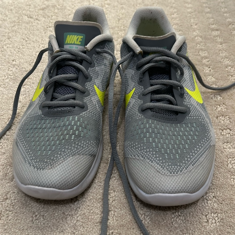 Nike Free Rn size 6.5 Youth